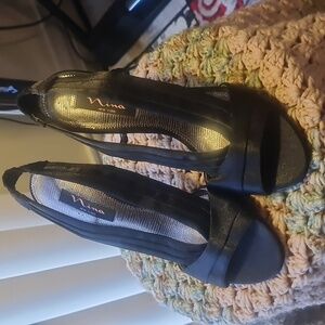 Satin Nina scrappy heels sz 9.5